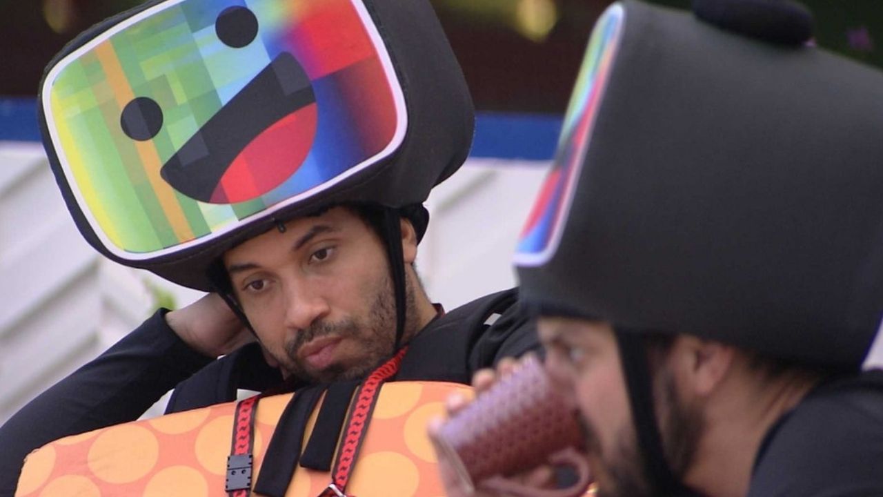 BBB21: Gilberto se mostra abatido ao fazer as contas sobre votos para o paredão : “Vai eu e meu amor”