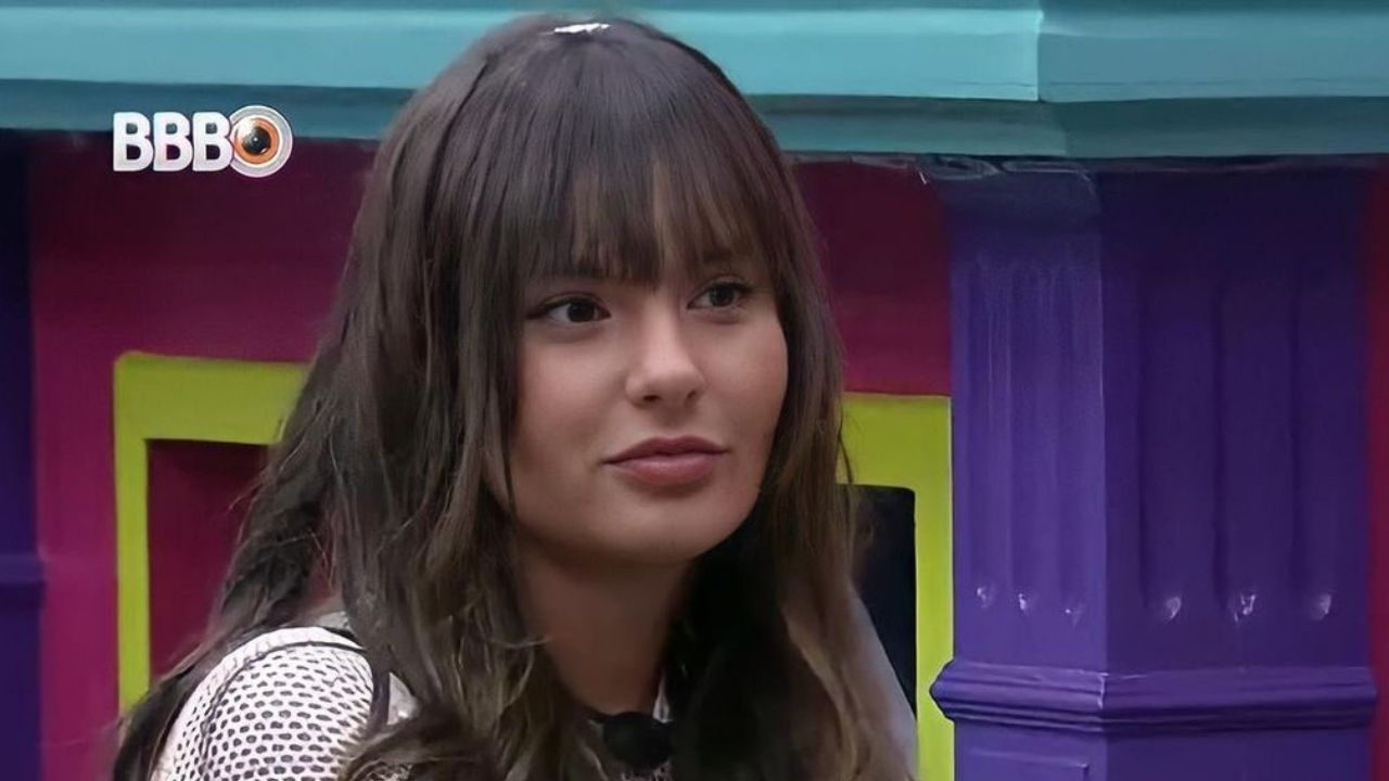 Após BBB21, Thaís se submete a procedimento estético e radicaliza o visual: “Gostaram?”