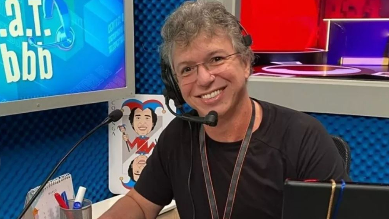 Boninho pega internautas no pulo e faz convite para inscrições do BBB22: “Já preparou seu vídeo?”