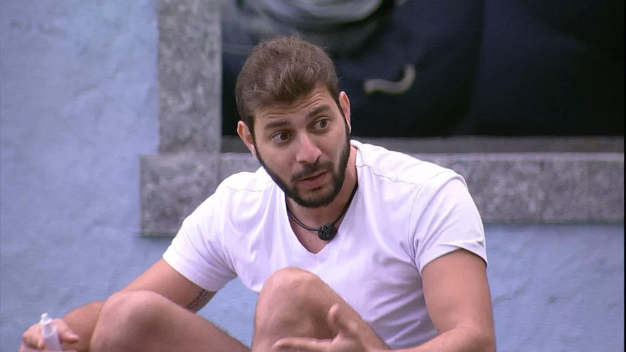 BBB21: Caio detona reação dos brothers após receberem votos no confessionário: ”Querem dar show”