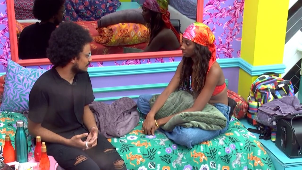 BBB21: Camilla de Lucas não passa pano e pede explicações para João após programa ao vivo: “Não concordo”