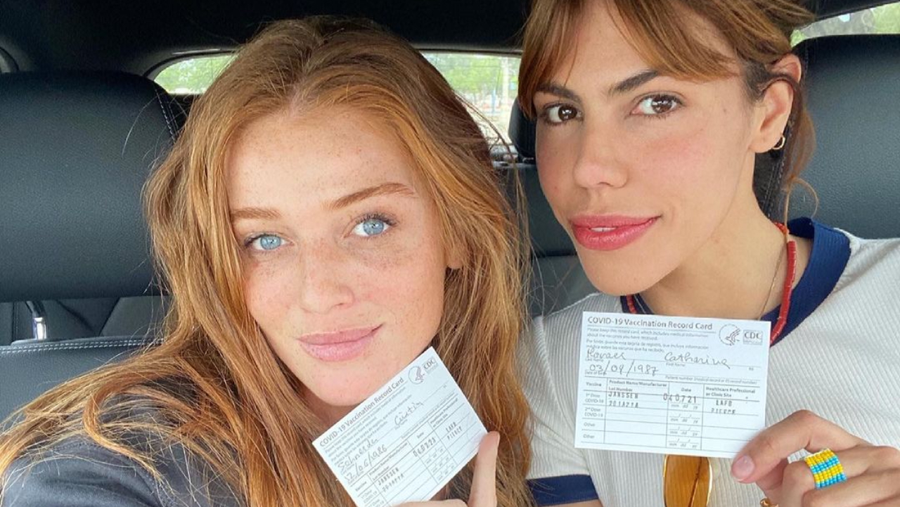 Cintia Dicker recebe vacina contra Covid-19 em Los Angeles: ”Amém”