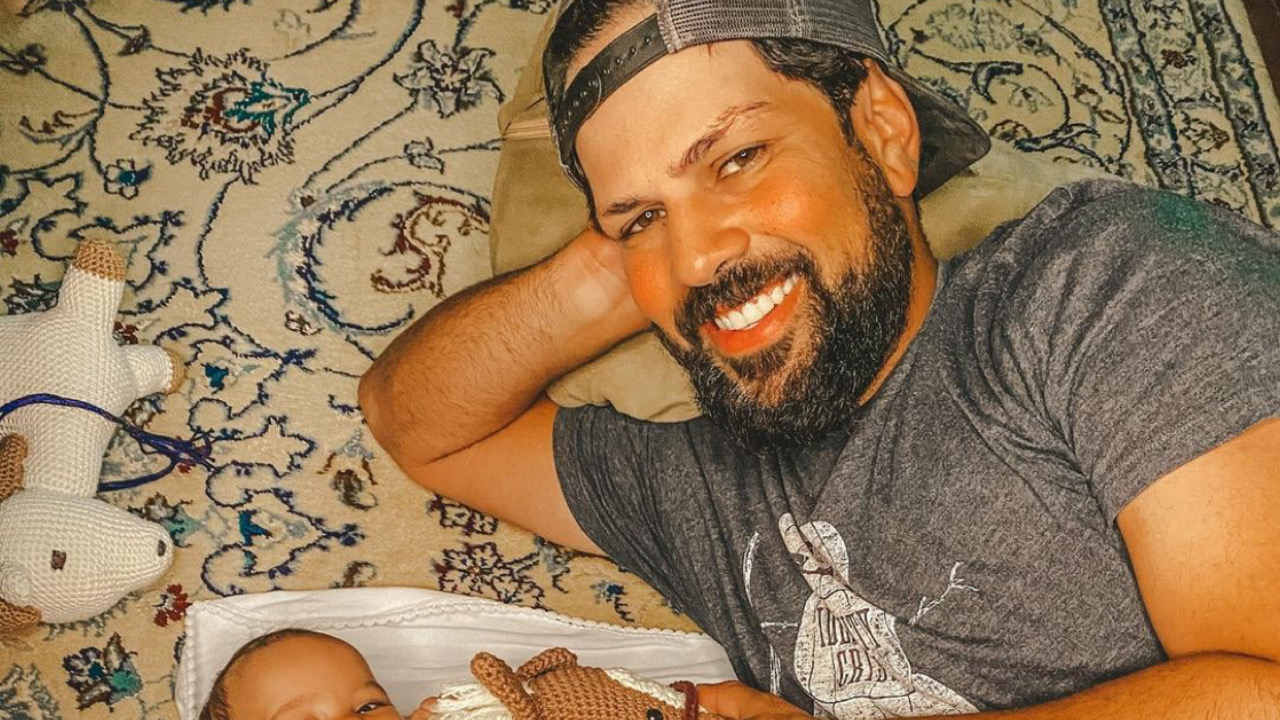 Filho de Sorocaba surge com sorrisão banguela e explode o fofurômetro na web: “Coisa mais fofa”