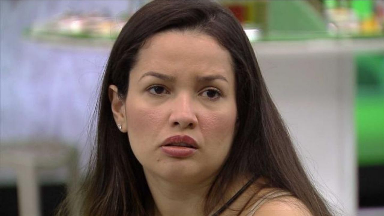 Que situação! Equipe de Juliette diz que não recebe salário para trabalhar para sister: “Só no amor e na fé”