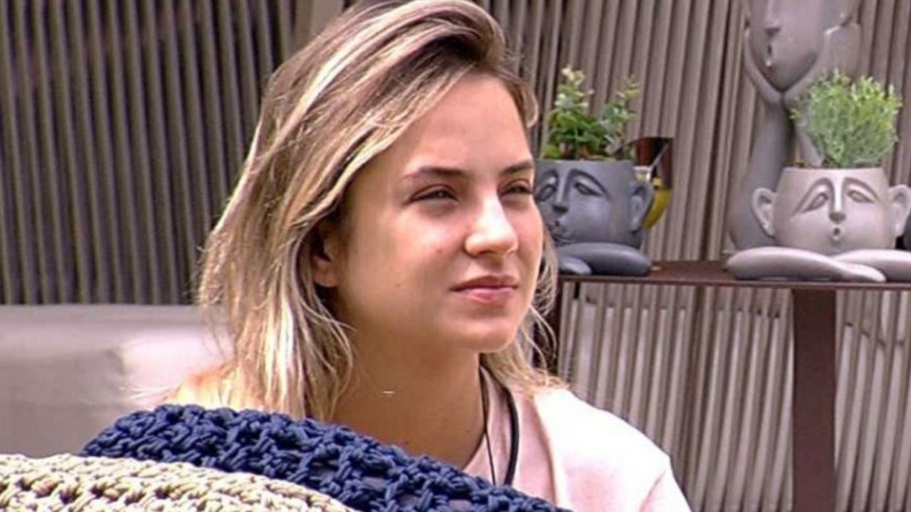 Irreconhecível! Ex-BBB Gabi Martins surge morena e com bocão gigante após preenchimento: “Já vai ficar top”
