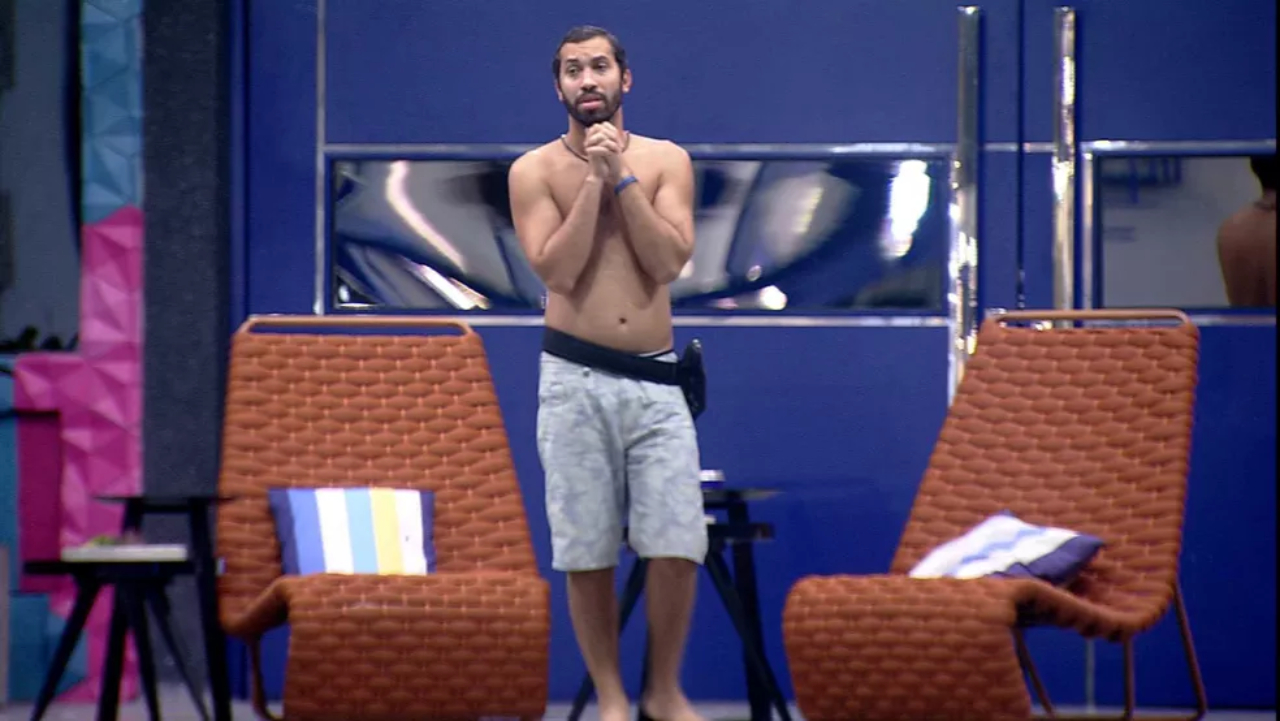 BBB21: Desesperado, Gilberto diz que esse é o pior paredão de sua vida: ”Não vou conseguir”