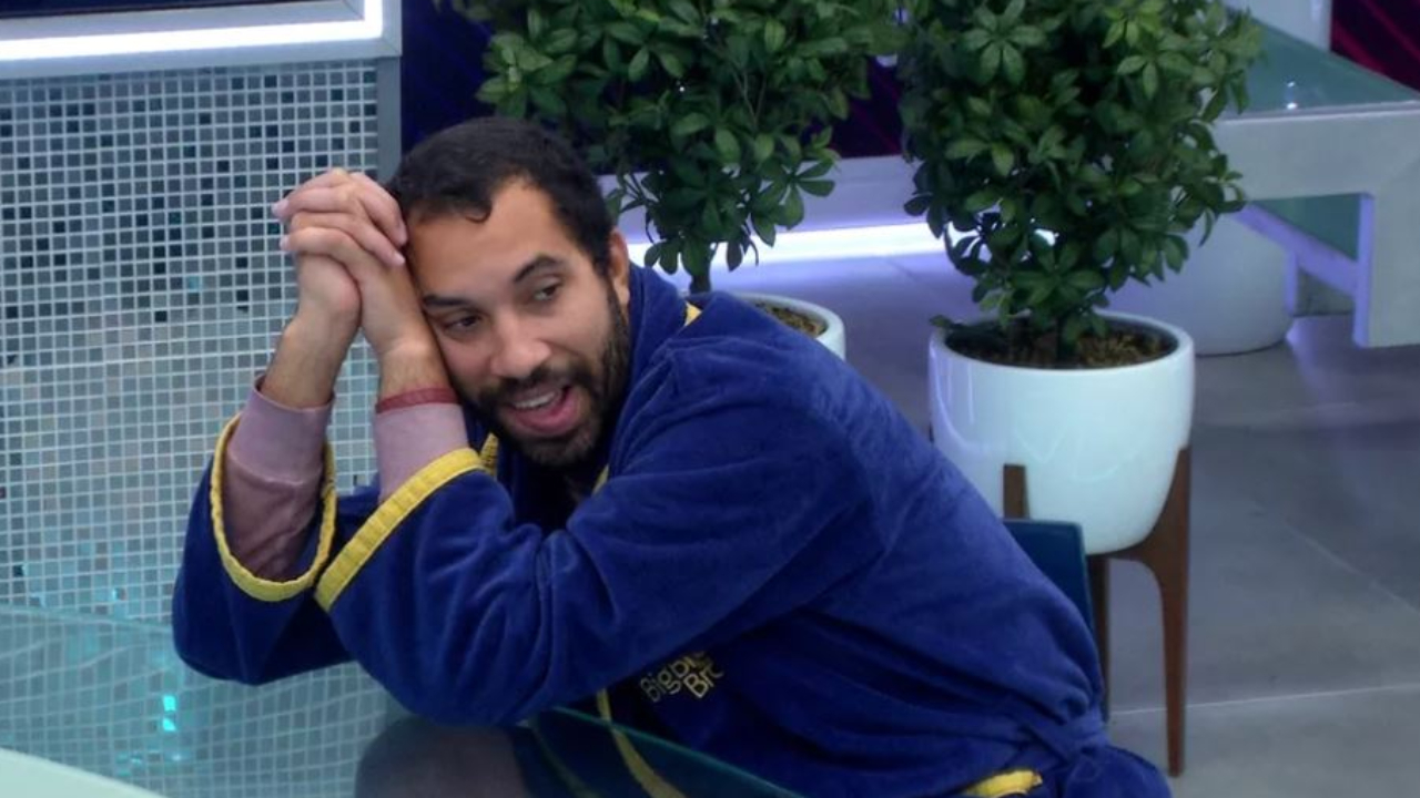 BBB21: Gilberto dispensa Fiuk e entrega para Juliette que viveria romance com brother