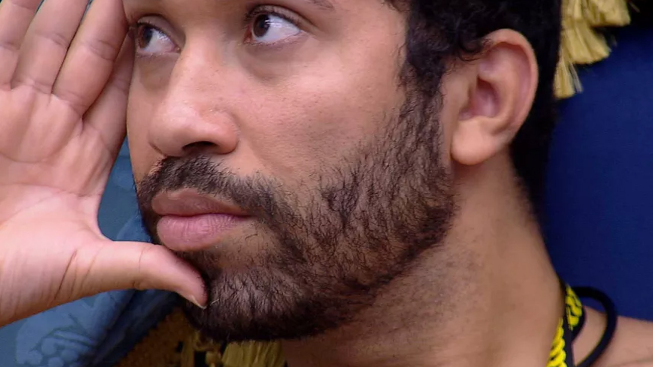 BBB21: Gilberto reflete sobre decisão que tomou como líder e percebe: “Salvei meu pódio do paredão”