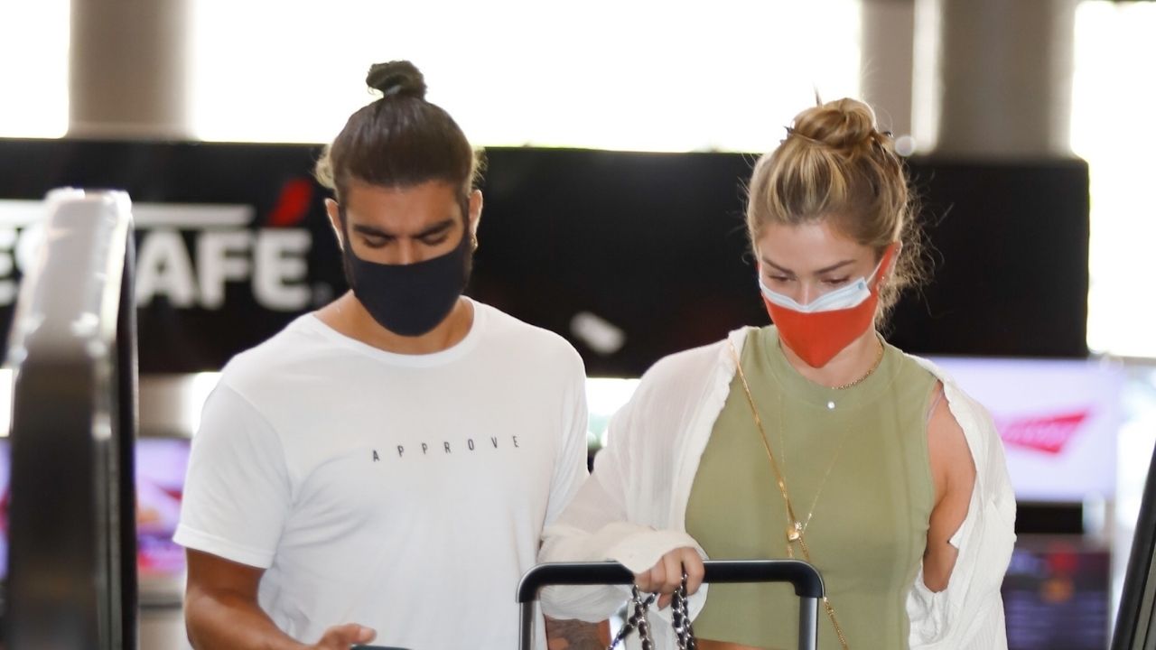 Discretos, Grazi Massafera e Caio Castro são flagrados juntinhos embarcando em aeroporto