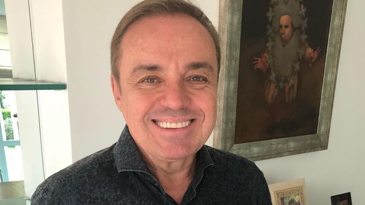 Equipe de Gugu Liberato resgata último quadro pintado pelo apresentador: “Faz arte lá no céu”