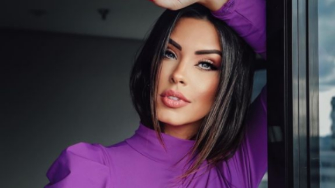 Ex-BBB Ivy Moraes exibe novo visual nas redes e deixa seguidores babando: “Minha mais nova versão”