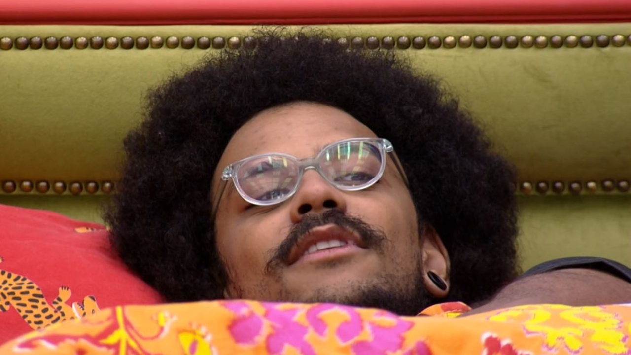 BBB21: João Luiz revela salário como professor público e deixa Fiuk espantado: “Isso é muito pouco!”