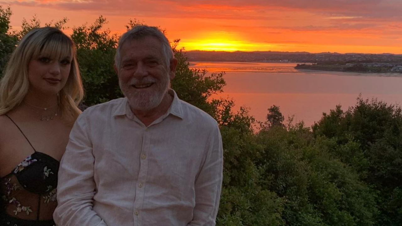 Namorada de José de Abreu, Carol Junger celebra dois anos de união com o ator: ”Falaram que não ia dar certo”