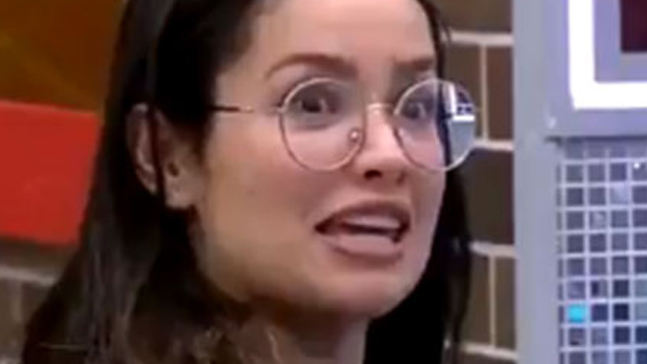 BBB21: Juliette leva a sério o “fogo no parquinho” e quase começa incêndio na casa