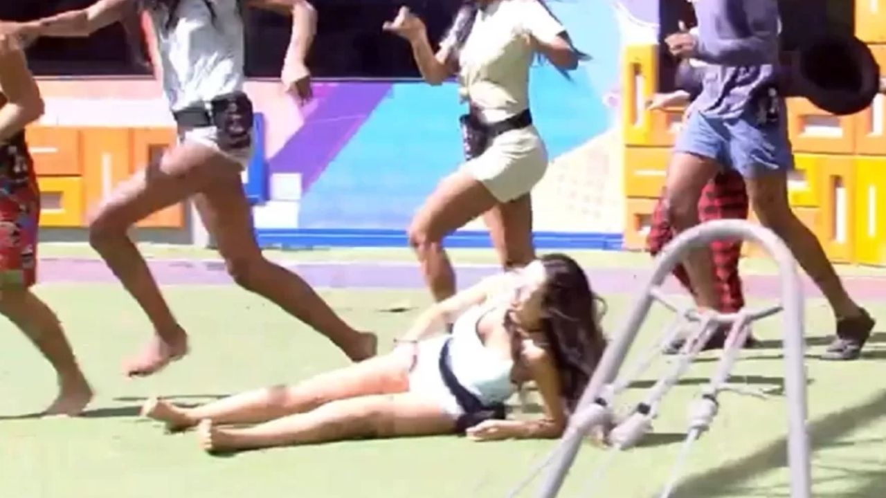 BBB21: Juliette leva tombo feio na frente de todo mundo e chora de vergonha: “Que morte horrorosa”