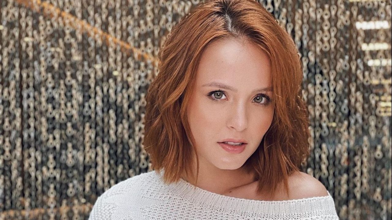 Sucesso na dramaturgia, Larissa Manoela relembra o primeiro beijo técnico na televisão: “Foi icônico”