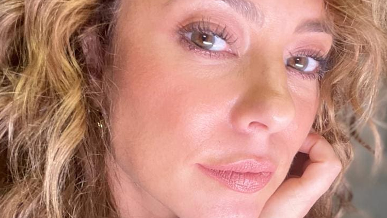 Completando 39 anos, Paolla Oliveira surge em clique raríssimo com o namorado, que se declara: “Novo ciclo”