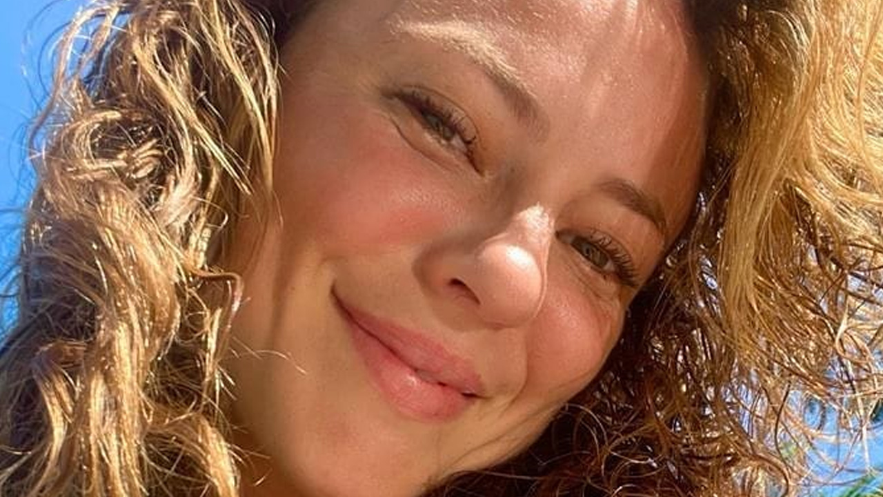 Solteira, Paolla Oliveira surge deslumbrante em clique sem retoques e maquiagem: “Linda demais”