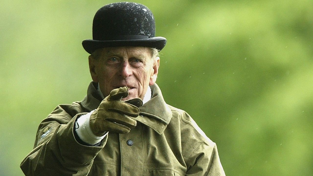 Em seus 99 anos de vida, Príncipe Philip construiu trajetória marcada por gafes, polêmicas e mistérios