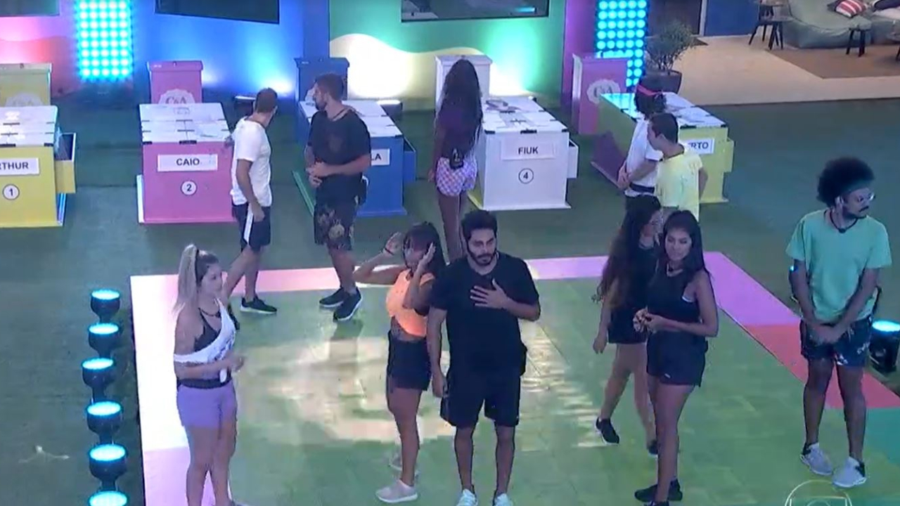 BBB21:  Resistência! Prova do Líder mistura maratona de dança com quebra-cabeça: “Tem que dançar!”