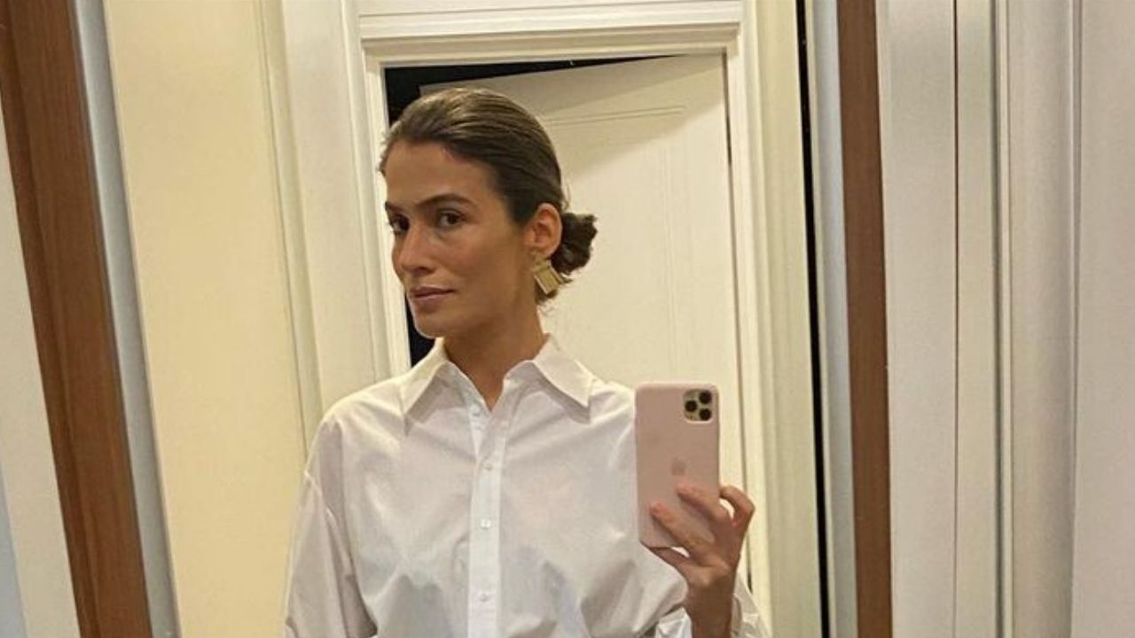 Em momento raro, Renata Vasconcellos chama a atenção ao usar acessório incomum: “Apresenta o JN assim”