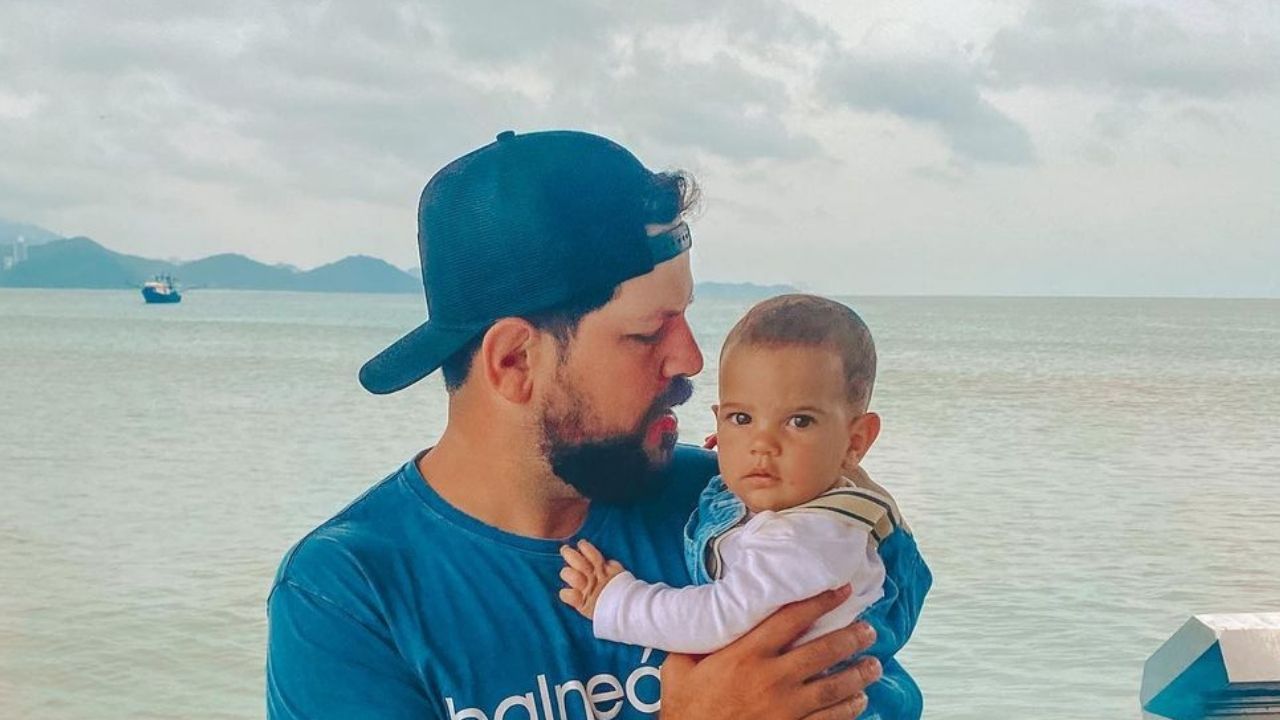 Que luxo! Filho bebê de Sorocaba surge com brinquedo de R$ 2 mil e fãs reagem: “Esse nasceu com sorte”