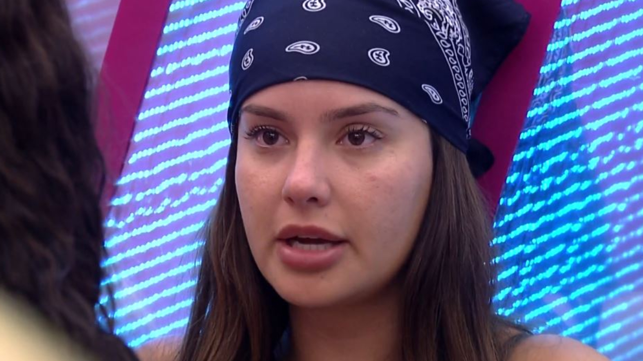 BBB21: Temendo indicação, Thaís repassa estratégia e planeja contragolpear sister: “Talvez fale com ela”