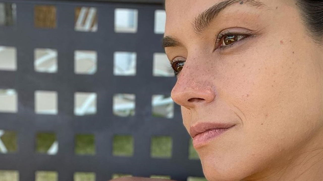Thais Fersoza aposta em biquíni decotado e posa deslumbrante ao pôr do sol: “Que gata”
