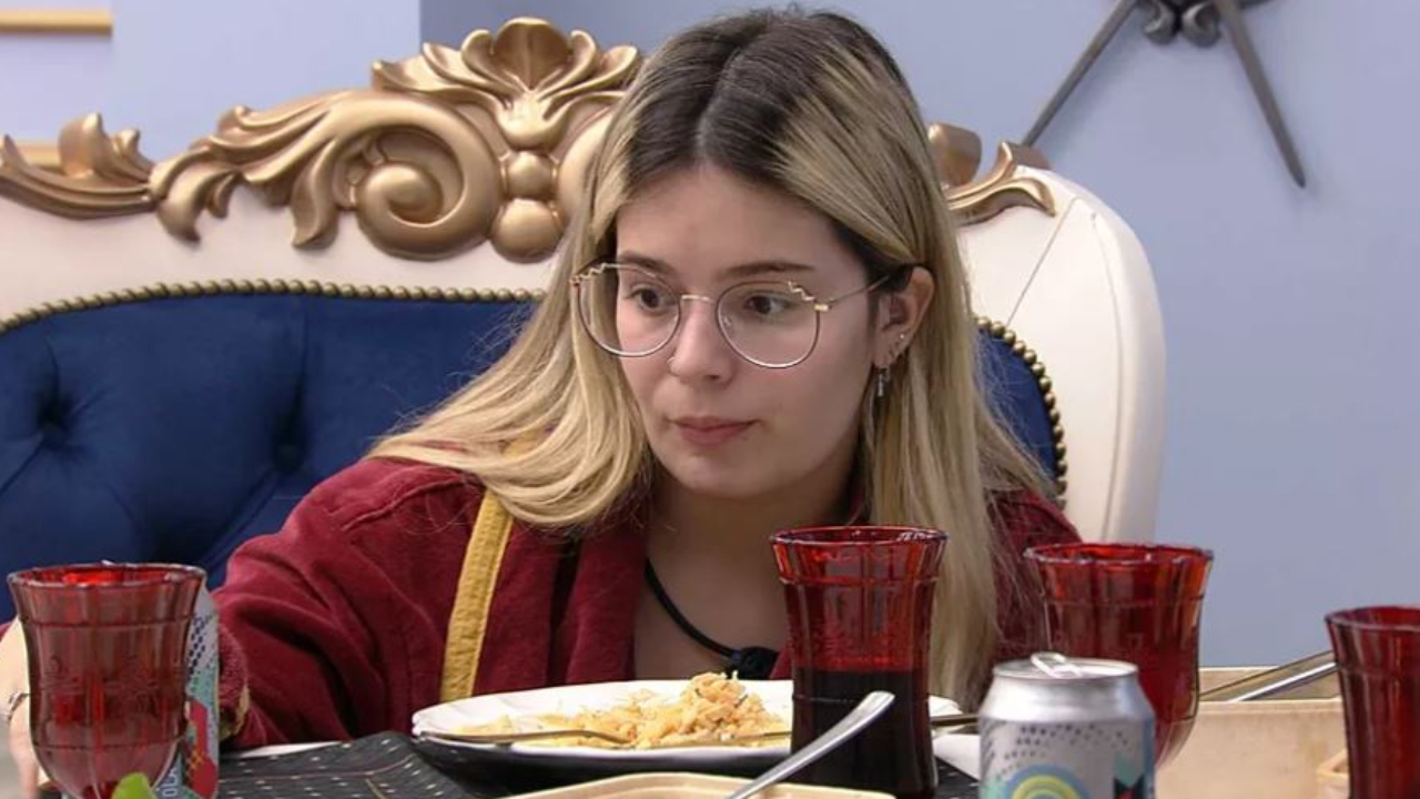 BBB21: Temendo o pior, Viih Tube confidencia medo de parar no próximo Paredão: “Porcentagem grande de ir”