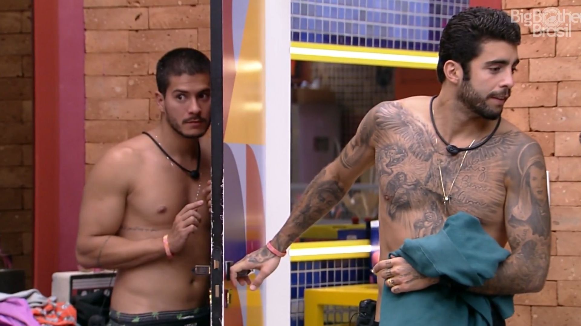 BBB22: Arthur arma plano para assustar Scooby e reação diverte web: “Deu tela verde”