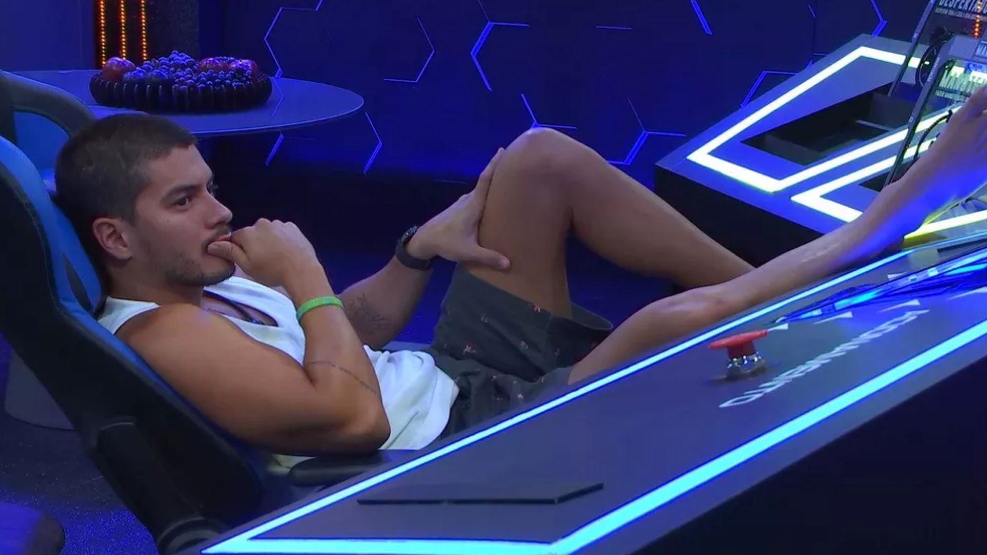 BBB22: Arthur se choca com atitude de aliado e reage: “Se colocando no paredão”