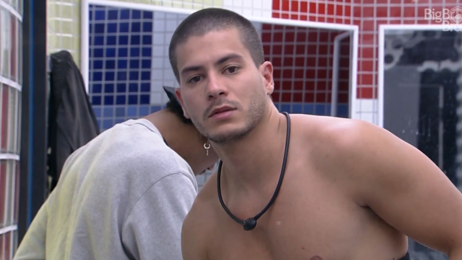 BBB22: Arthur se irrita com postura de Gustavo e ataca: “Tinha que ter falado”