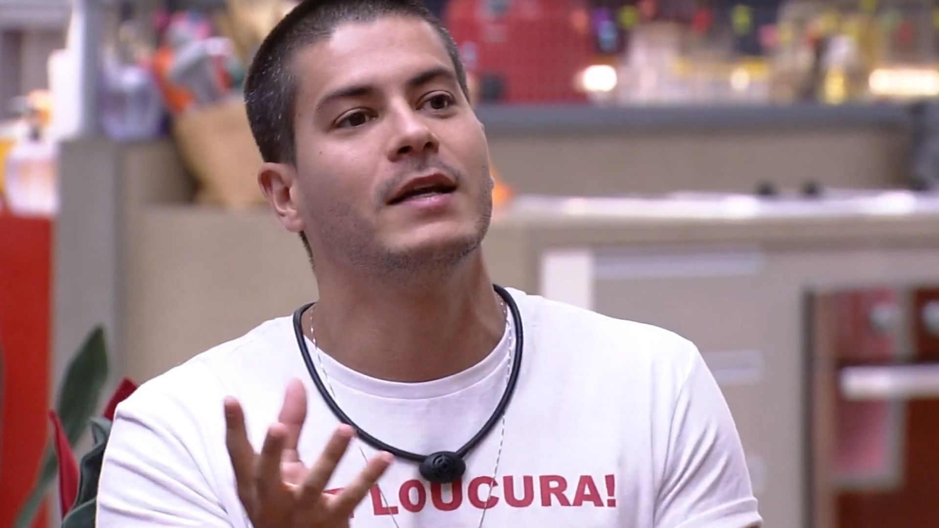 BBB22: Arthur dá spoiler de roupa para final e homenageia fãs: “Minha essência”