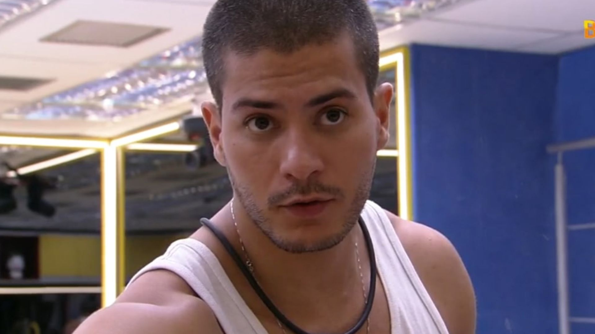 BBB22: Arthur Aguiar expõe deslealdade de brother e detona: “Me magoou”