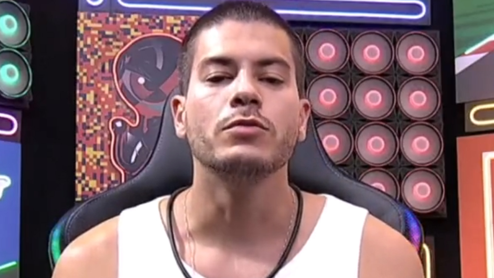 BBB22: Apreensivo, Arthur Aguiar faz apelo no Confessionário: “Muito difícil”