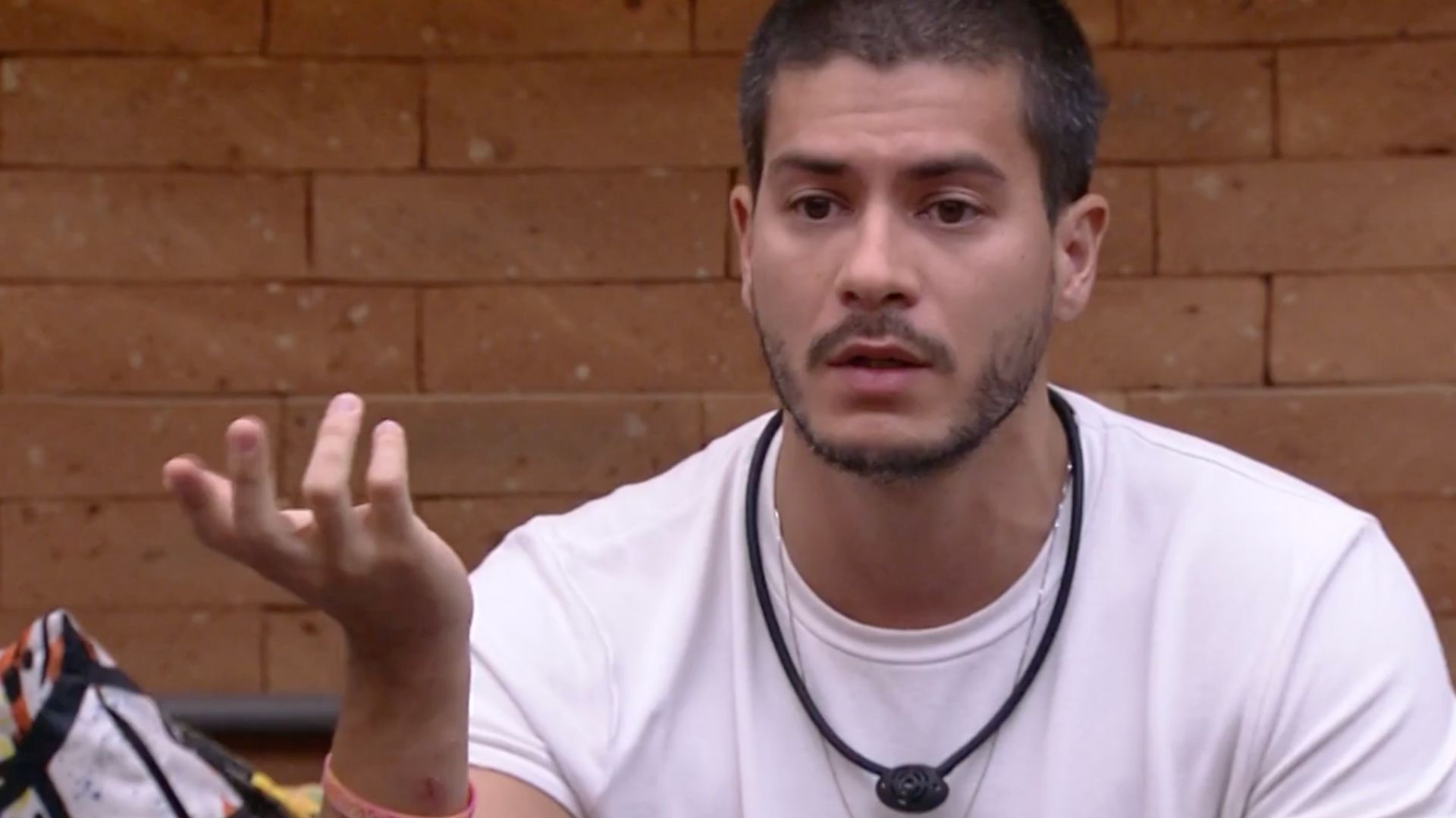 BBB22: Arthur se choca com voto de brother no confessionário: “Achei que ia me salvar”