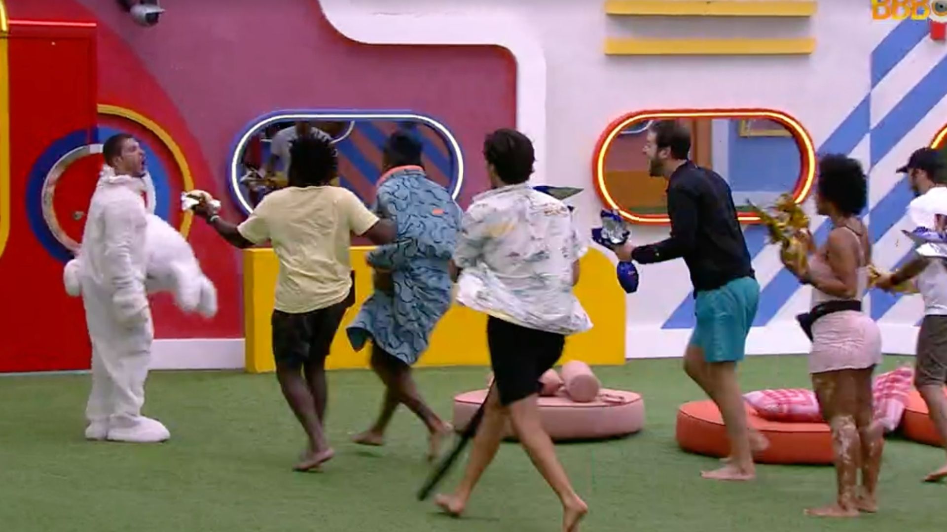 BBB22: Arthur Aguiar volta com sangue nos olhos e deixa brothers perplexos:”Voltei”