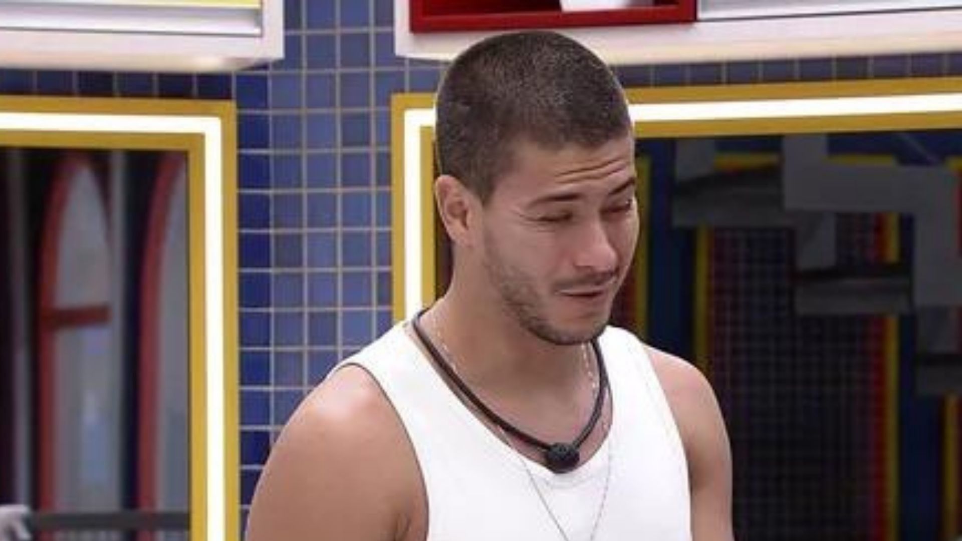 BBB22: Arthur Aguiar imagina possíveis resultados do paredão: “Estou com medo”