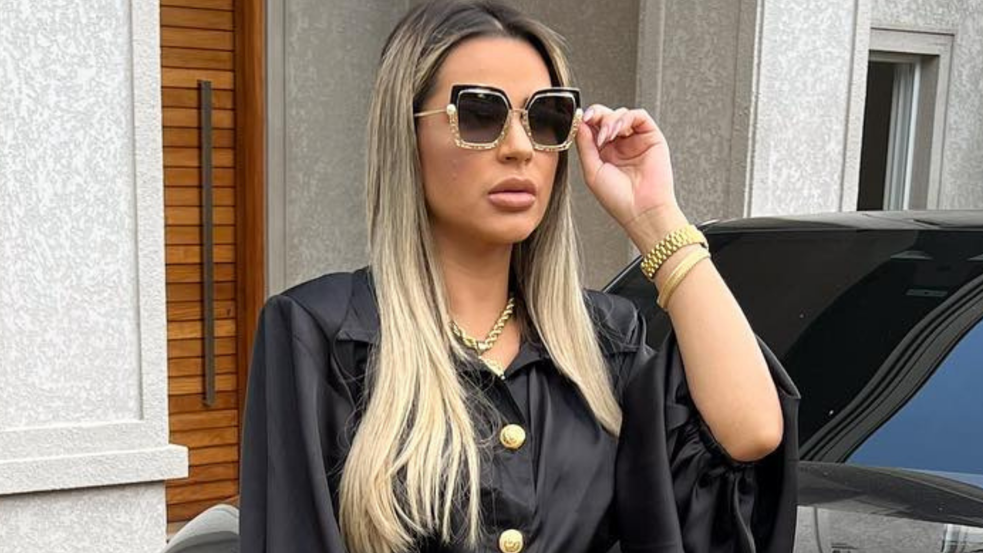 Ostentação! Deolane Bezerra gasta R$ 200 mil em itens de luxo e conta: “Não paguei”