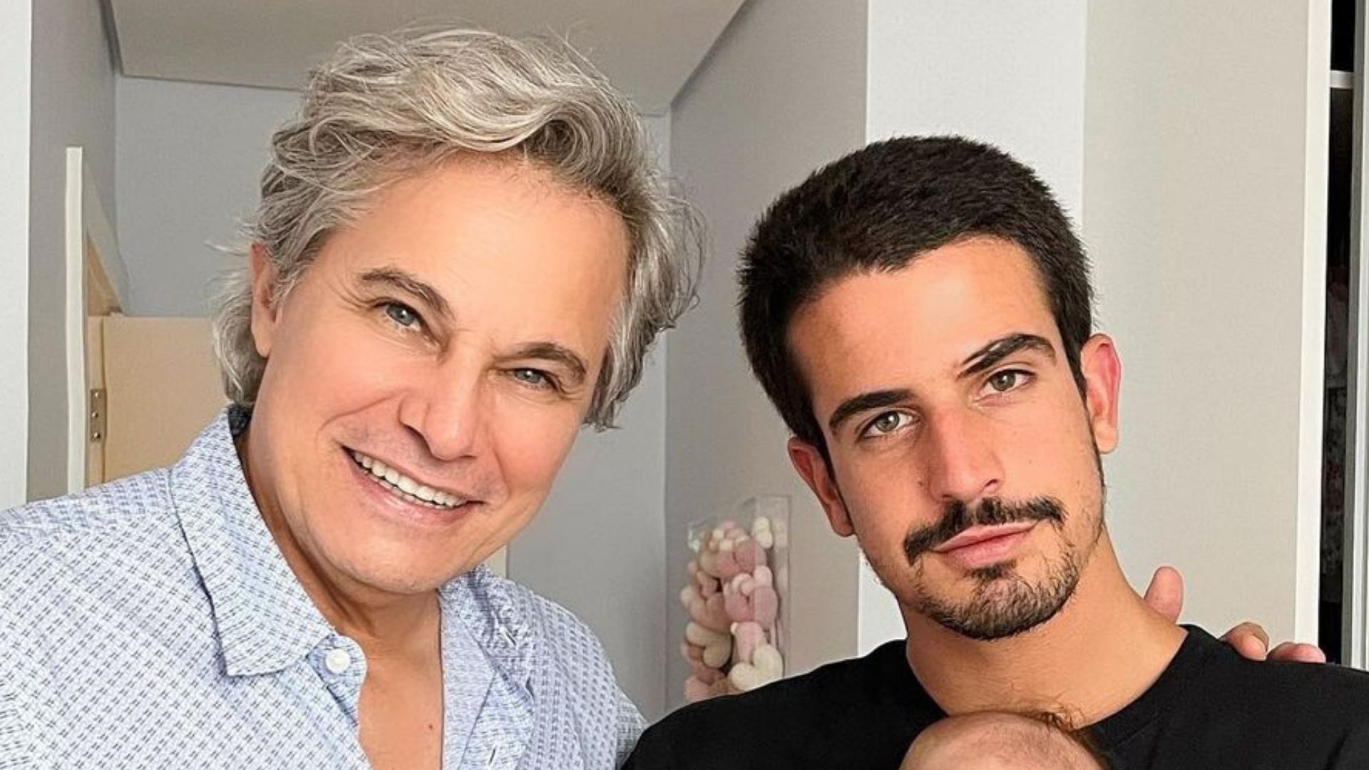 Fofura! Edson Celulari baba com encontro de Enzo e filha caçula: “Veio visitar”
