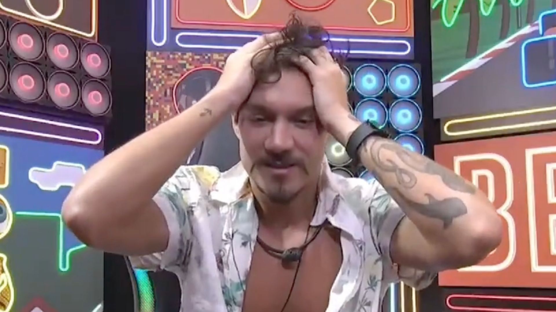 BBB22: Eliezer cogitou erro de Tadeu Schmidt em Paredão: “Impossível ficar”