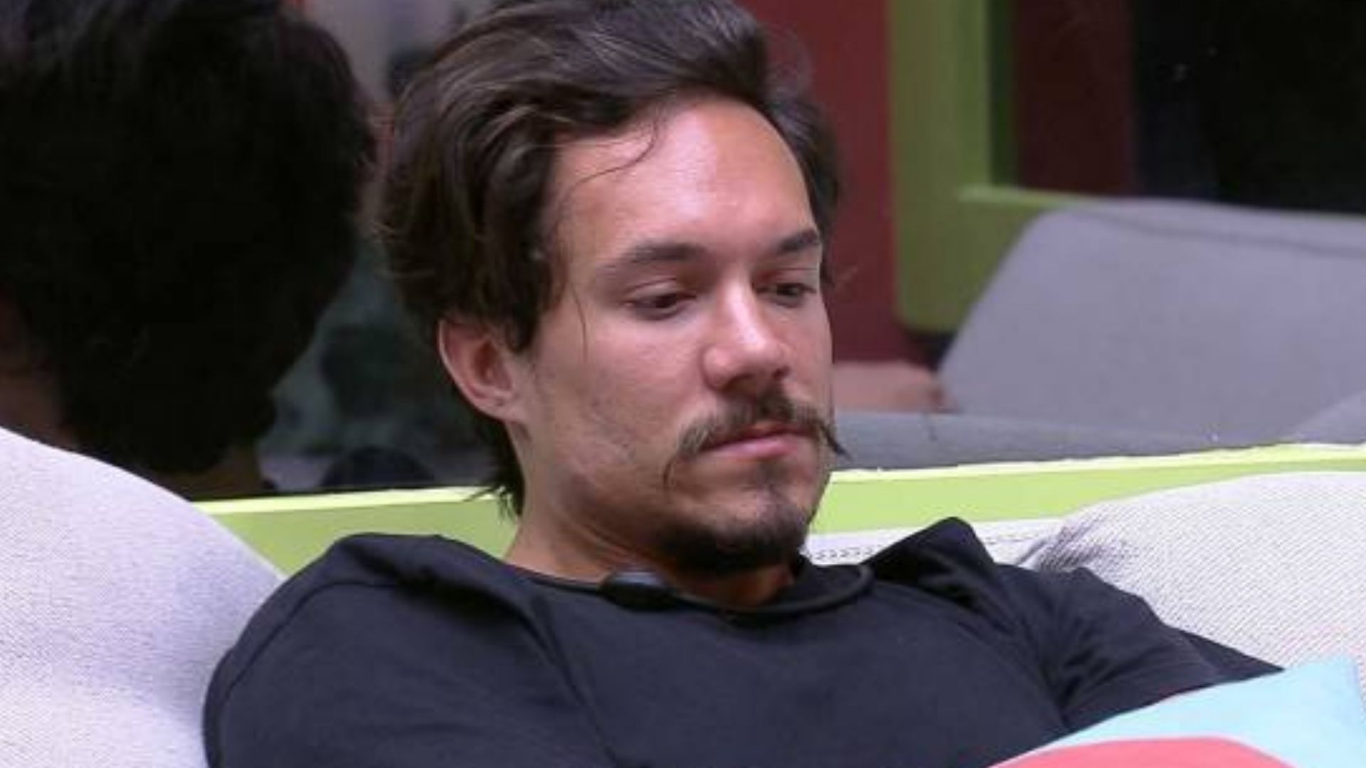 BBB22: Emparedado, Eliezer joga a toalha e espera o pior: “Não faz sentido eu ficar”