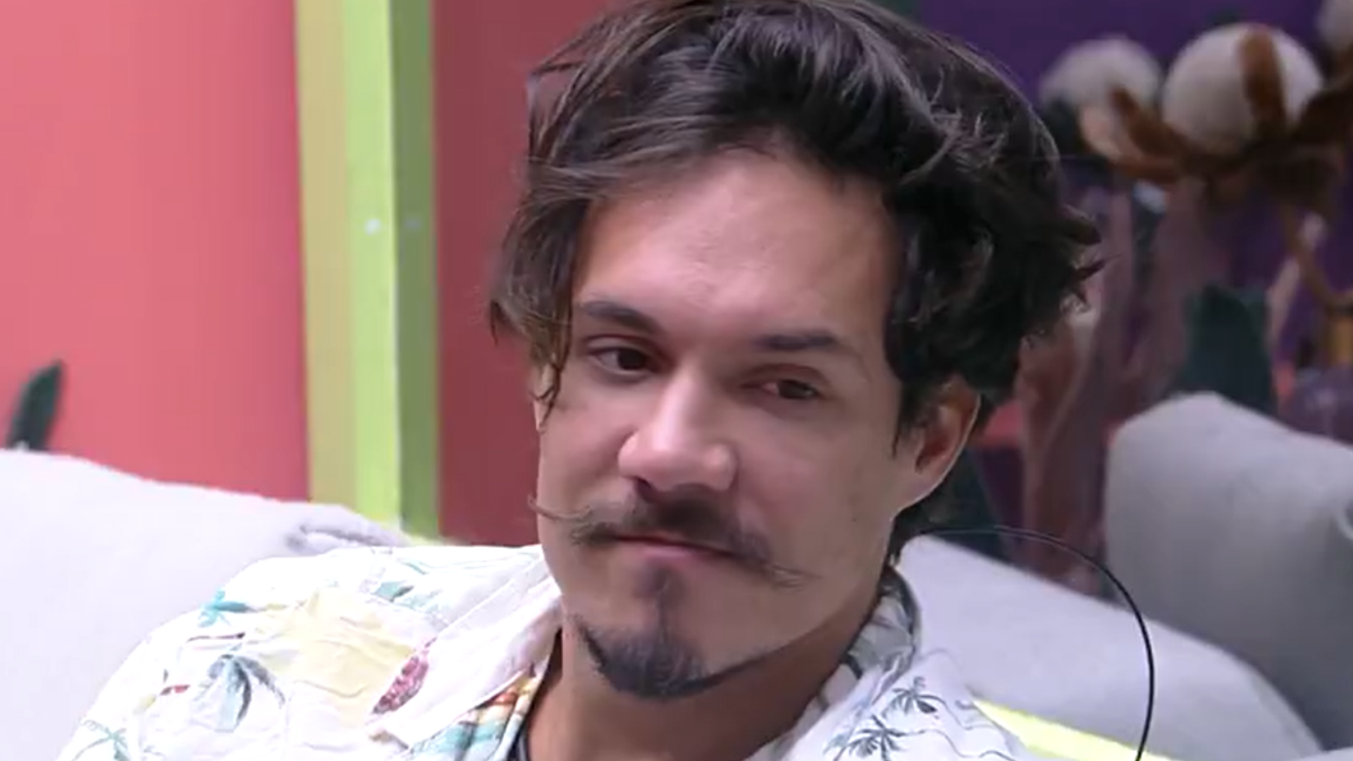 BBB22: Leva e traz? Eliezer se defende da fama de fofoqueiro e desabafa: “Desgaste”
