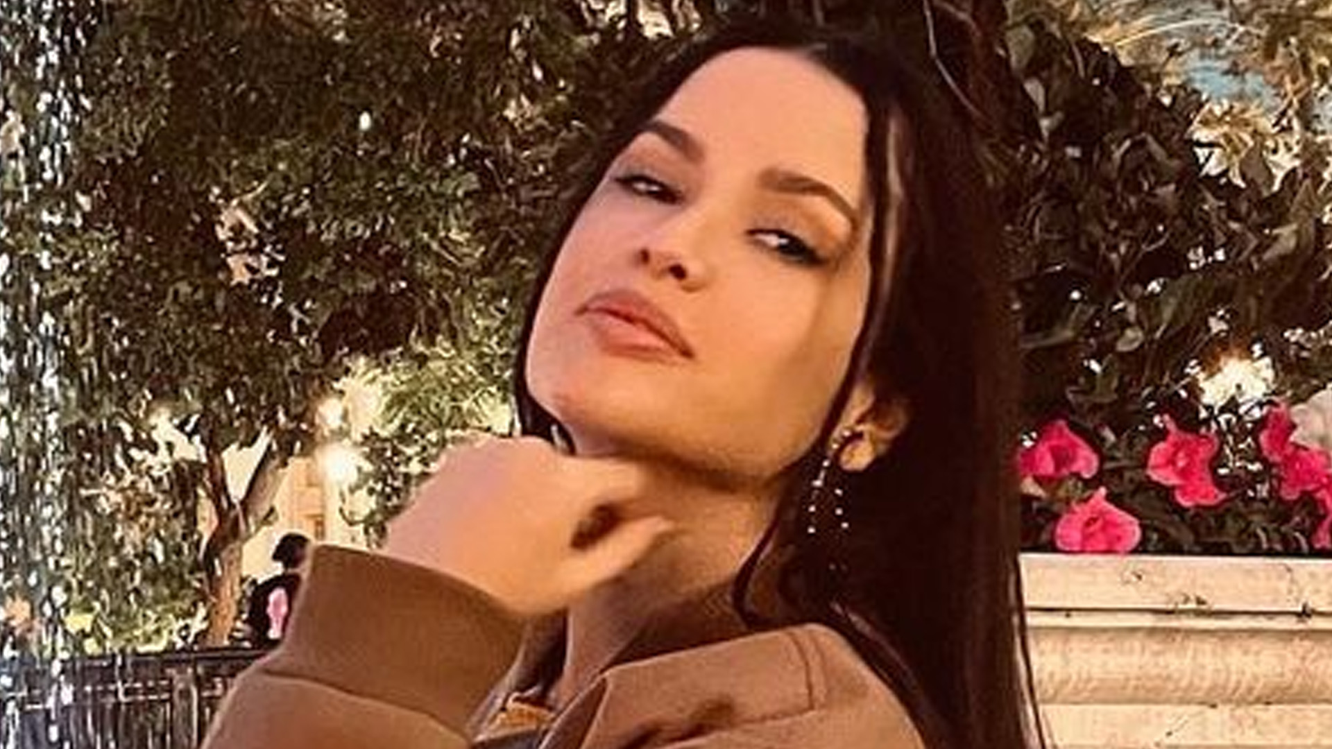 Ex-BBB Juliette deixa pernões à mostra com look minúsculo: “Poderosa”