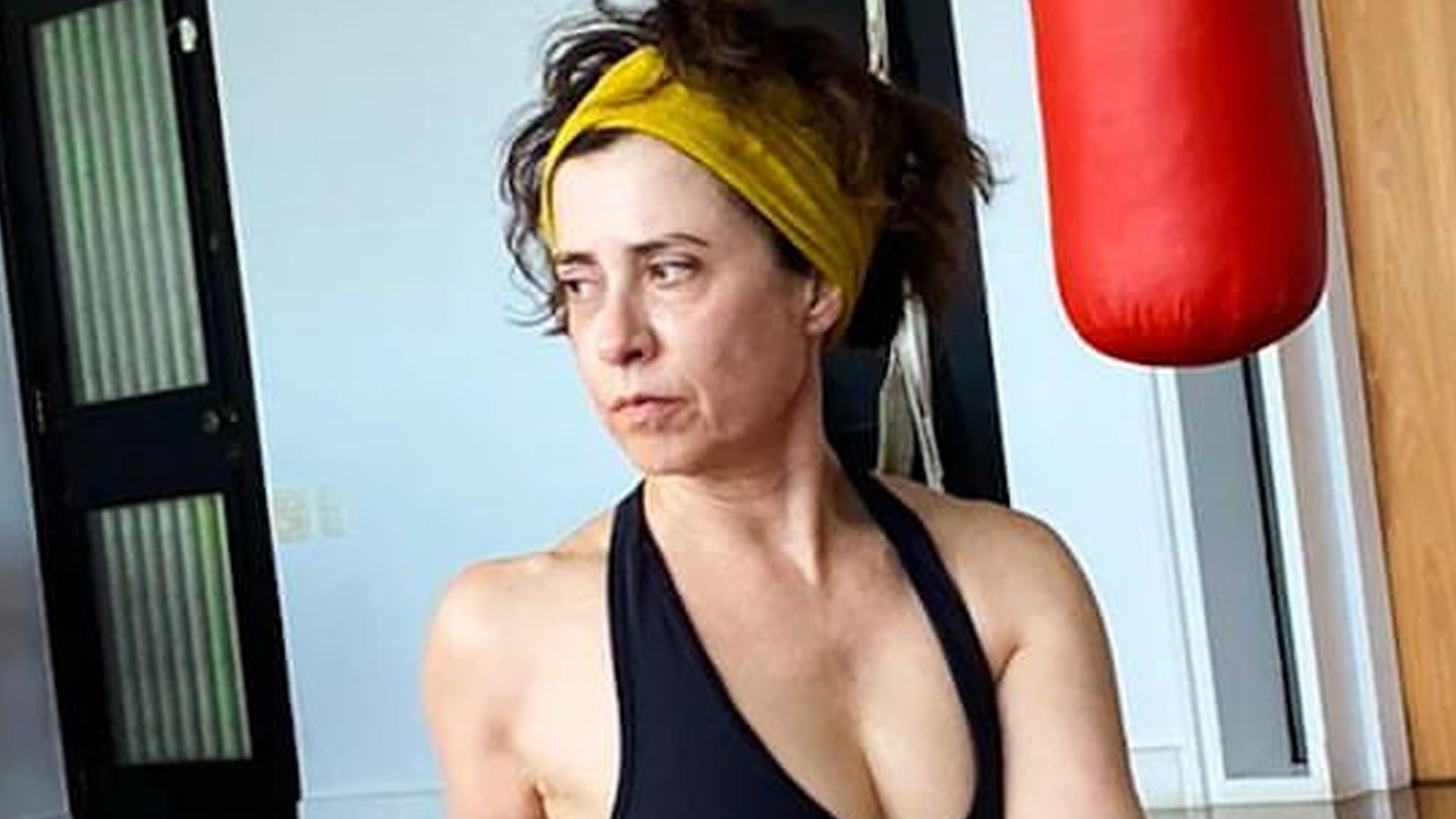 Fernanda Torres mostra corpo intocado aos 56 anos: “Genética maravilhosa”