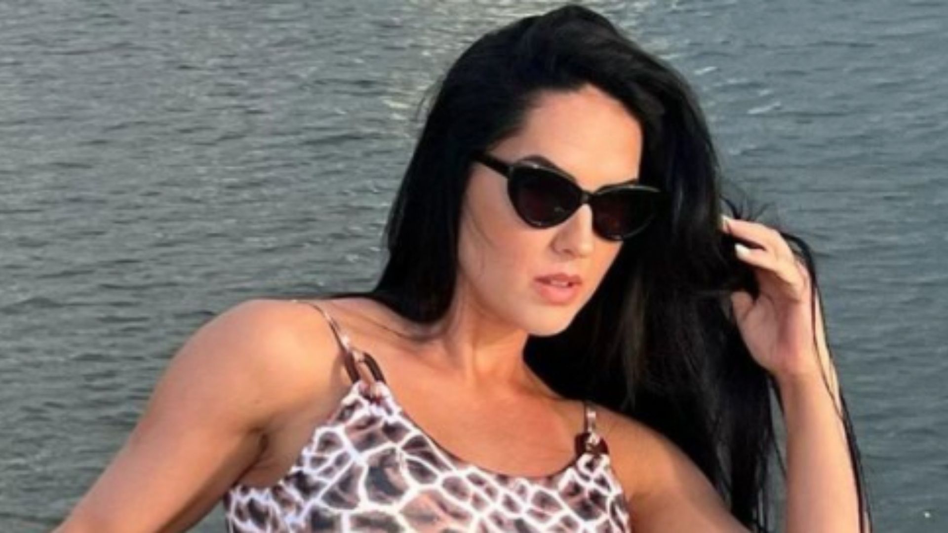 Graciele Lacerda mostra corpo de milhões com maiô cavado: “Beleza incomparável”