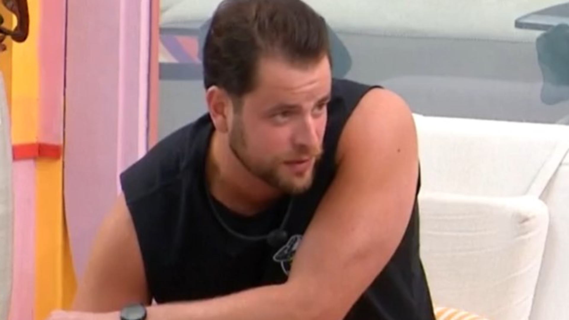 BBB22: Gustavo perde a linha e detona brother pelas costas: “Ele viaja demais”