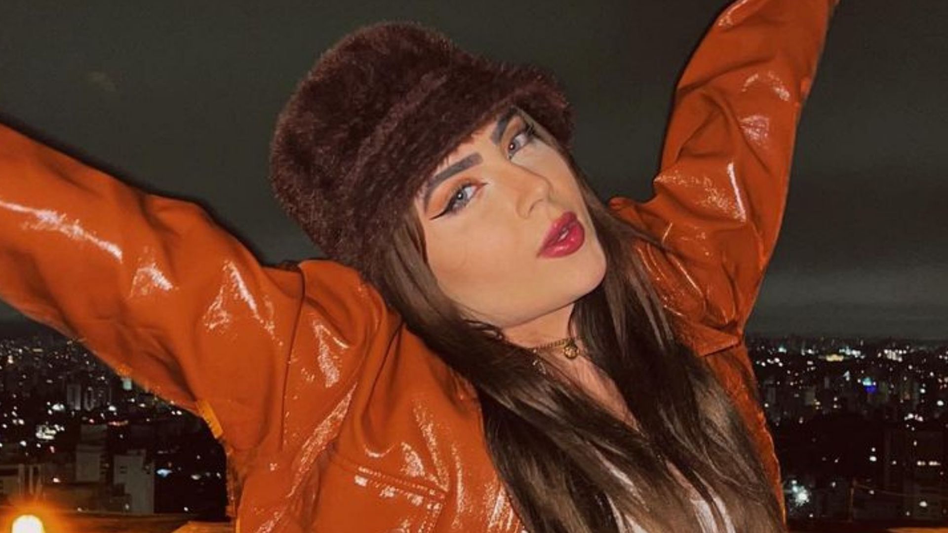 Ex-BBB Jade Picon ostenta barriga sarada em top PP e rouba a cena: “Princesa”