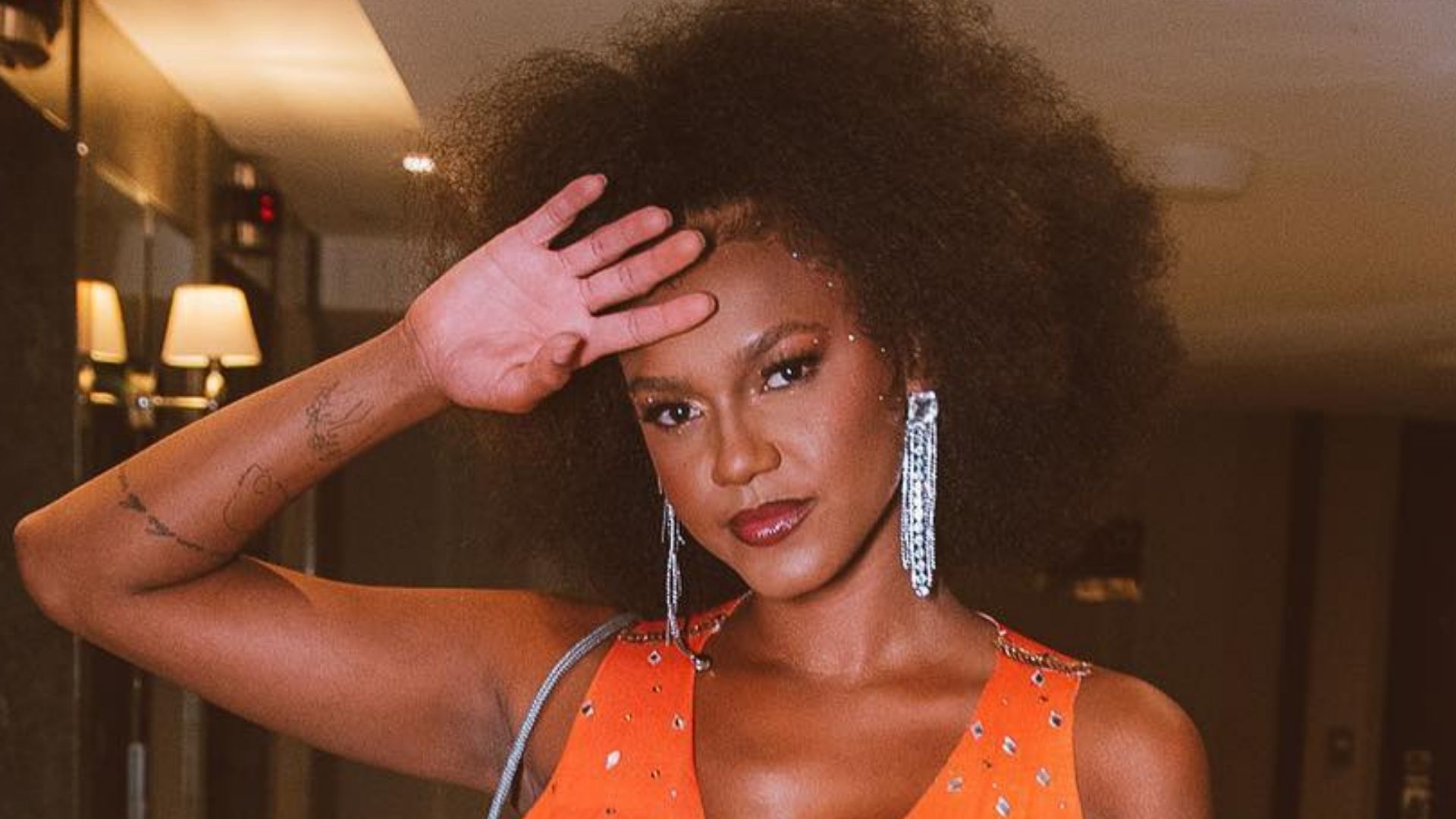 Ex-BBB Jessilane arrasa com look ousado na Sapucaí e celebra: “Nunca imaginei”