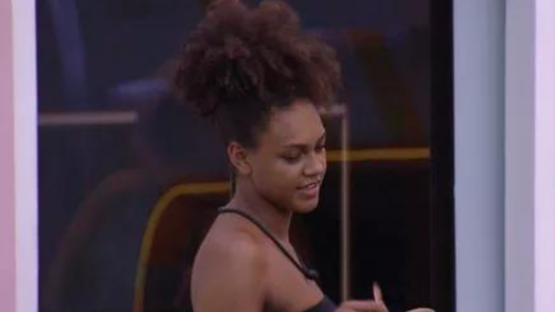 Gente? Jessilane decide dispensar banho e choca brother: “Vai ficar sem?”
